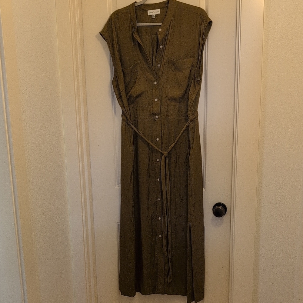 Silky Great Condition Button Down Dress, Cap-Sleeve, Side Pockets, Dark Olive